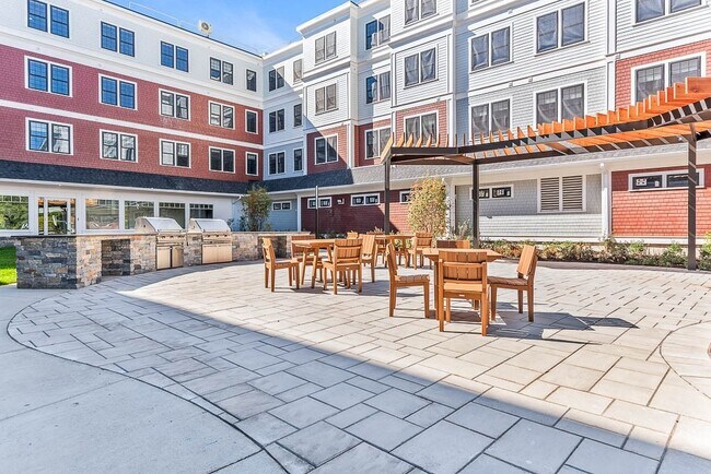 Building Photo - 22 Everett St