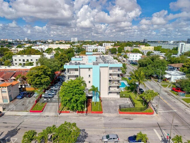 Building Photo - 140 NW 14th Ave