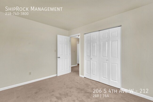 Building Photo - 206 S 4th Ave W