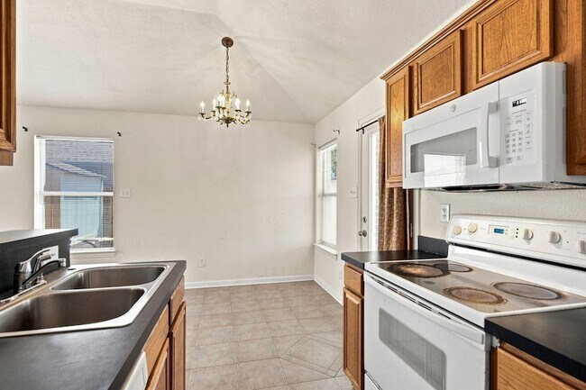 Building Photo - 616 Mustang Ct