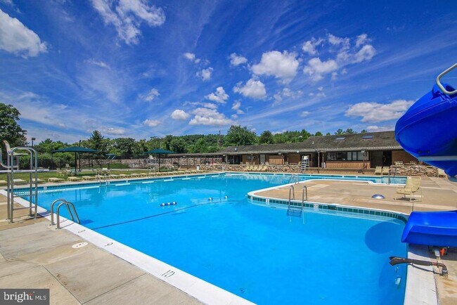 Building Photo - 10132 Lake Linganore Blvd