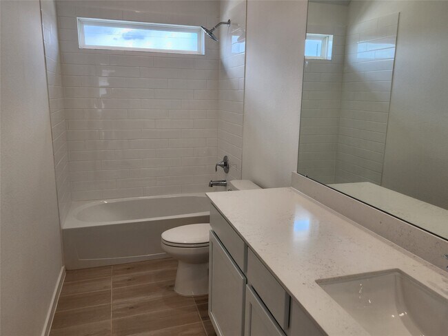 Building Photo - 5827 Linda Cv Ln