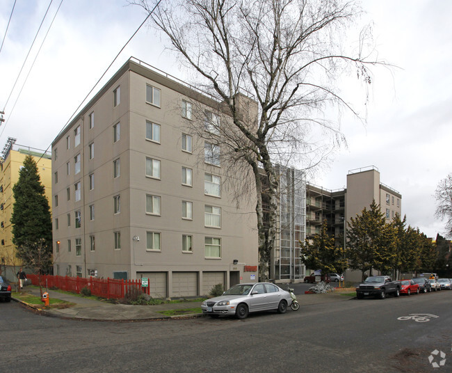 Primary Photo - Medallion Apartments