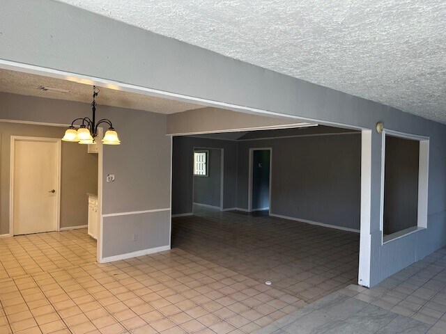 Building Photo - 7839 Vernwood St