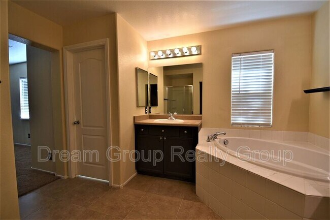 Building Photo - 10584 W Moultrie Ave