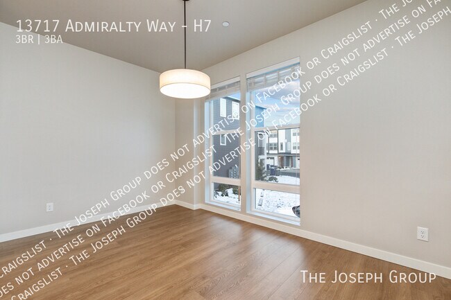 Building Photo - 13717 Admiralty Way