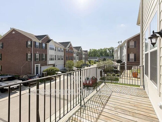 Building Photo - 9042 Mercer Dr