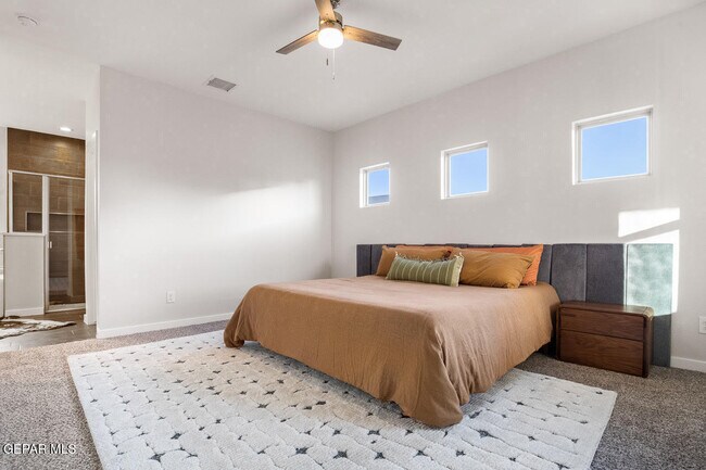 Building Photo - 245 Emerald Tower Dr