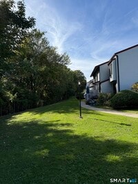 Building Photo - 221 Cottonwood Rd