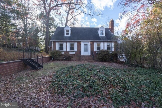 Building Photo - 312 N Highland St