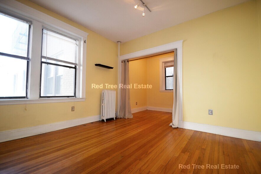 Building Photo - 15 Park Dr