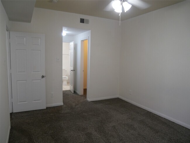 Building Photo - 6289 Wilcrest Dr