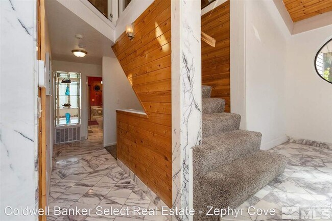 Building Photo - 4 br, 3 bath House - 116-B Snowbird Court