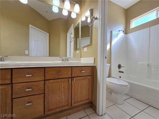 Building Photo - 8446 Opal Splendor Ave