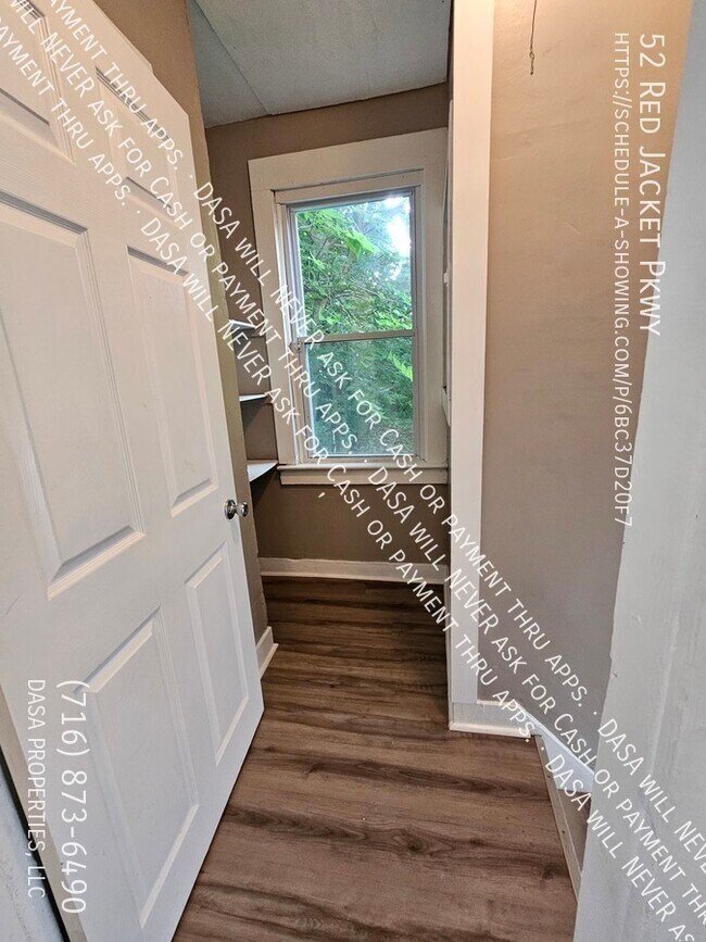 Building Photo - 52 Red Jacket - 4 Bed / 1 Bath