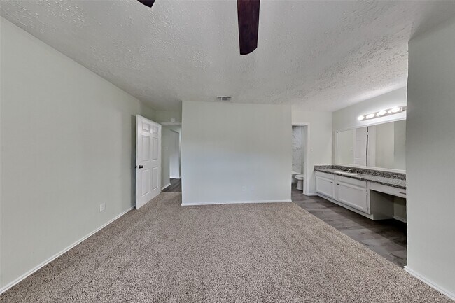 Building Photo - 19111 Ruble Dr