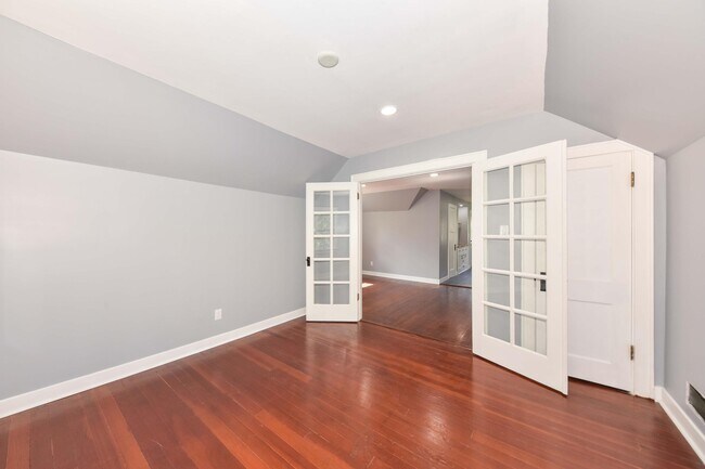 Building Photo - 4831 N 70th St
