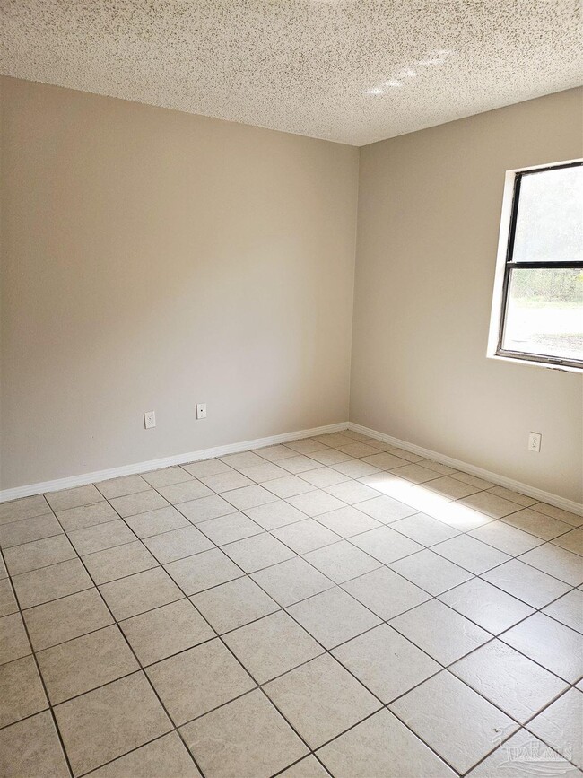 Building Photo - 7240 Hilburn Rd