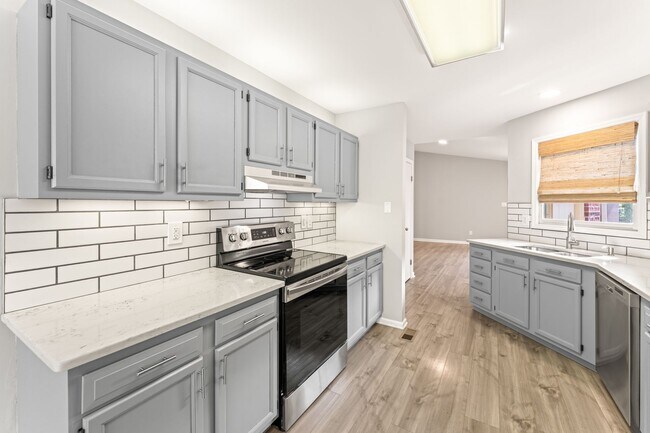 Building Photo - Fully Updated - Beautiful 3BR/2BA single-level home with a finished walk-out basement!