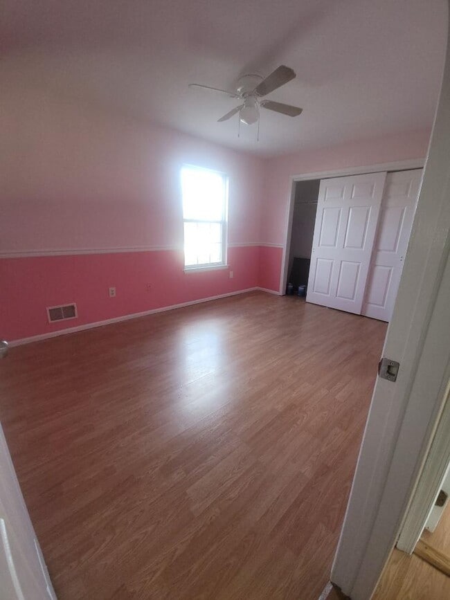 Building Photo - 1 Sunnydale Ct