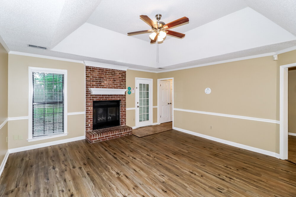 Building Photo - 5711 Redford Ave