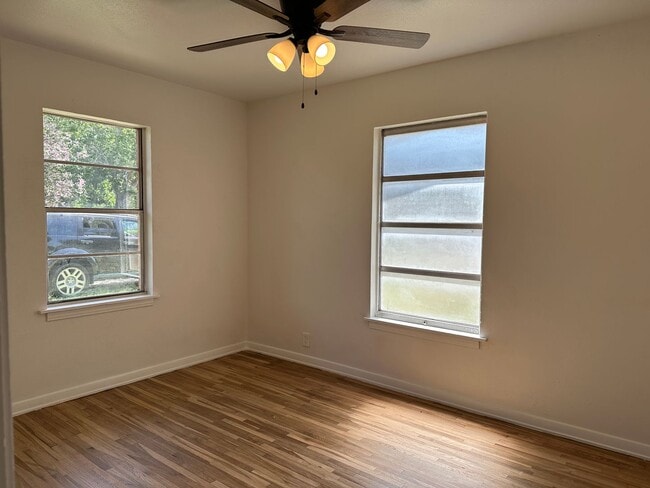 Building Photo - 4 Bedroom