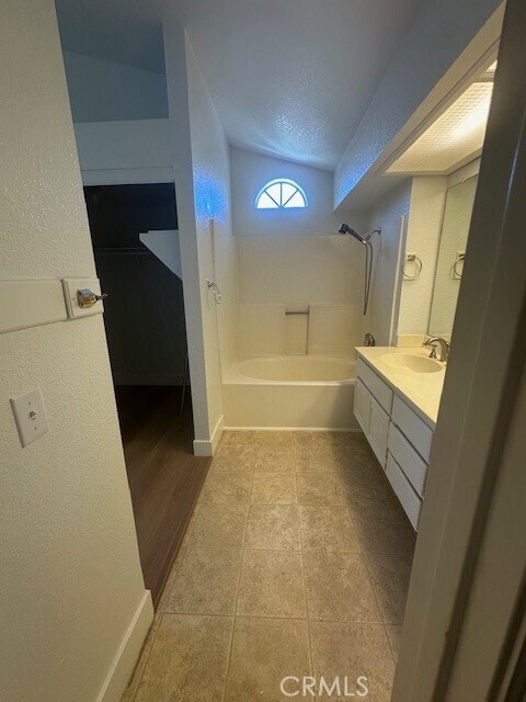 Building Photo - 24511 Leafwood Dr