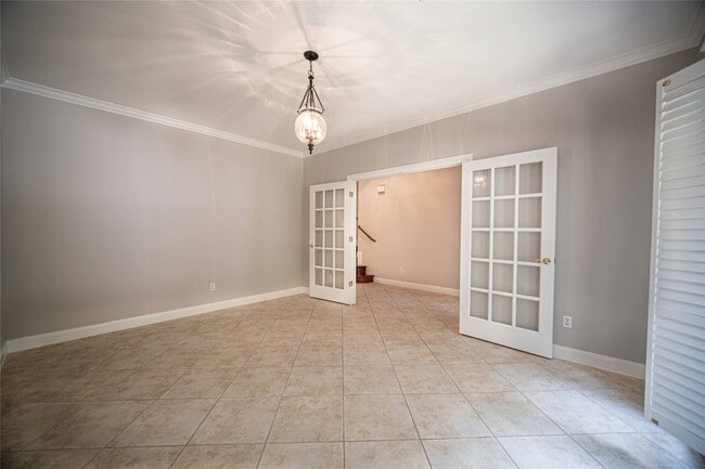 Building Photo - 4423 Lakeshore Forest Dr