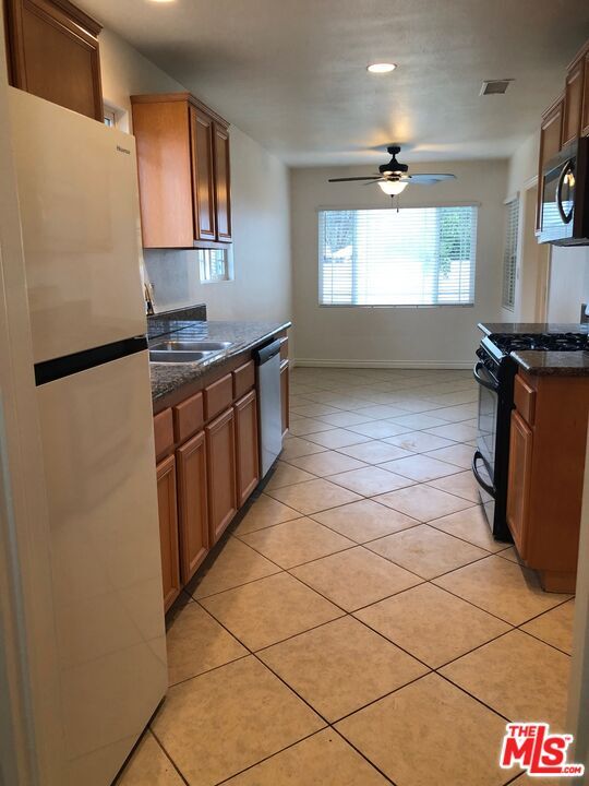 Building Photo - 10343 Dempsey Ave