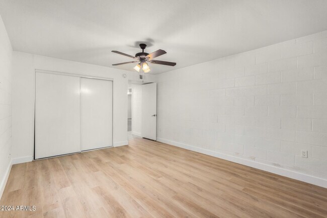 Building Photo - 936 W Rio Salado Pkwy