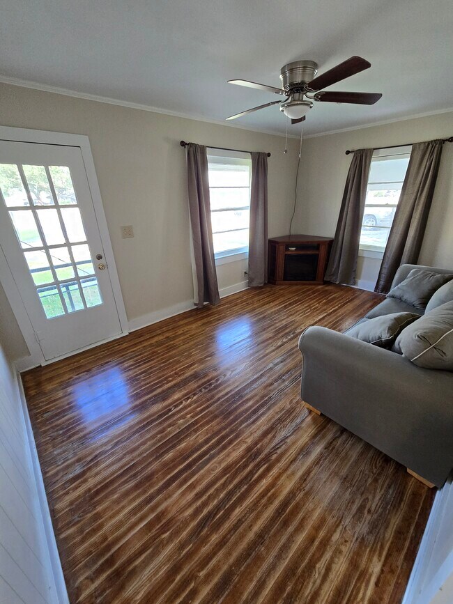 Building Photo - 205 W Broussard St