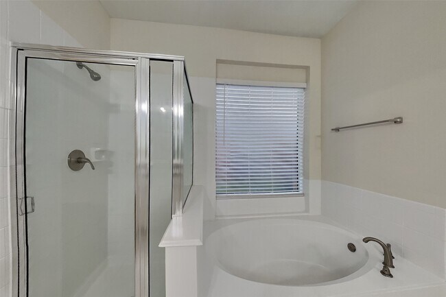 Building Photo - 1418 Summer Rain Dr