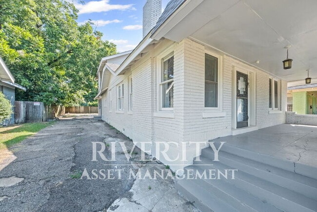 Building Photo - Step into a piece of Memphis history with ...