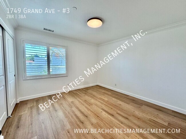 Building Photo - 1749 Grand Ave