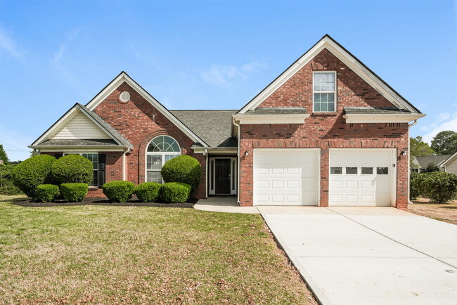 Building Photo - 120 Champions Ln