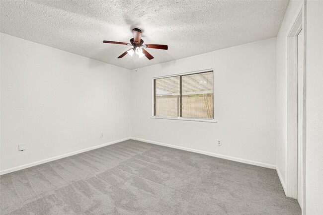 Building Photo - 622 N 13th St