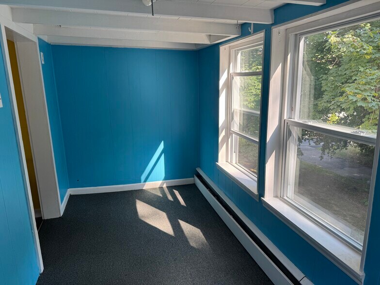 Building Photo - 132 Sewall St
