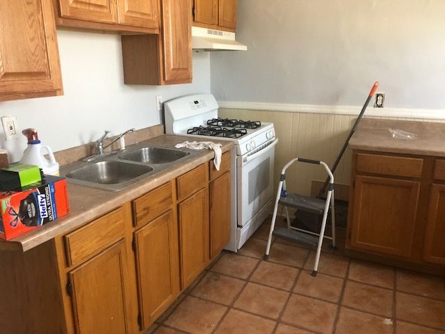 Building Photo - 3352 N. Richards Street - 3 Bedroom Upper