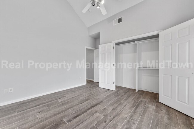 Building Photo - 343 Mesquite Hill Dr