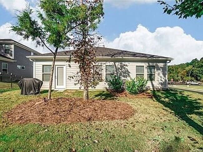 Building Photo - Ellington Downs Home! Top Rated Schools!
