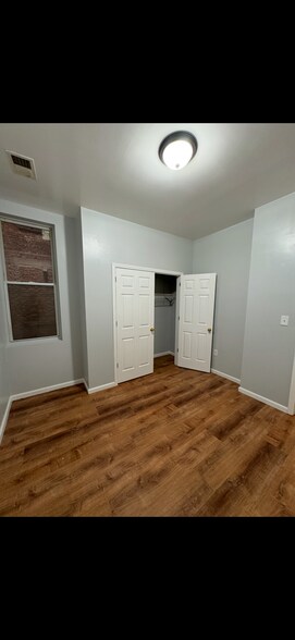 Building Photo - 48 1/2 3rd St