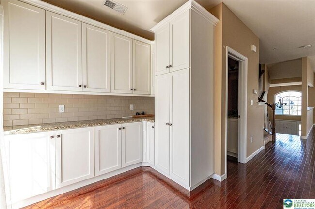 Building Photo - 2406 Gentle Hollow Rd