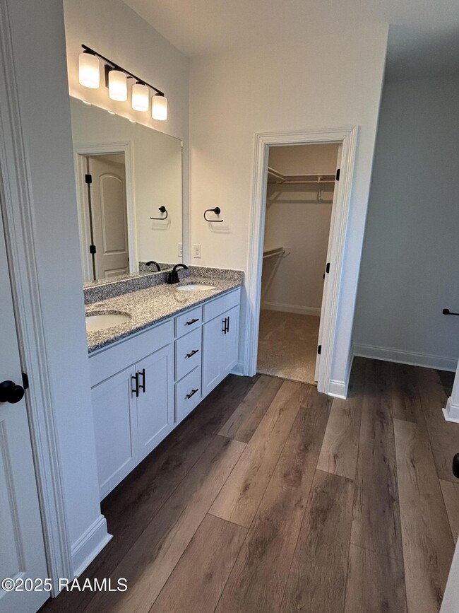 Building Photo - 206 Yellowfin Ln