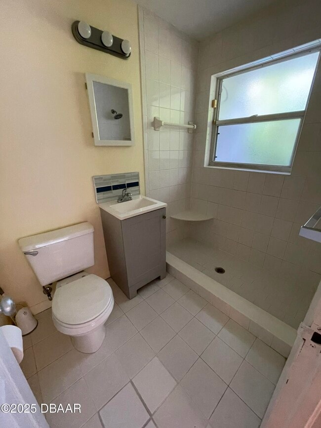 Building Photo - 525 Tarragona Way