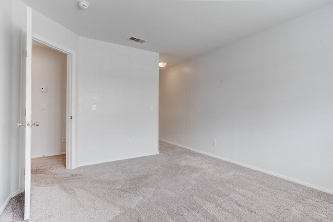 Building Photo - 690 Ambling Gait Ave