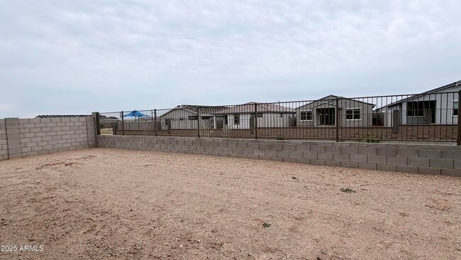 Building Photo - 15901 W El Cortez Pl