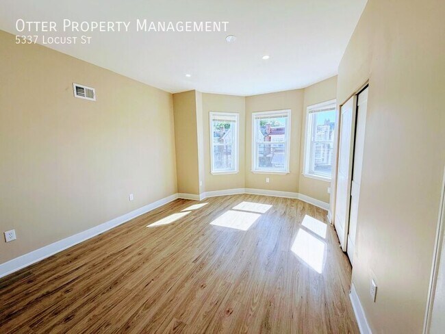 Building Photo - 5337 Locust St