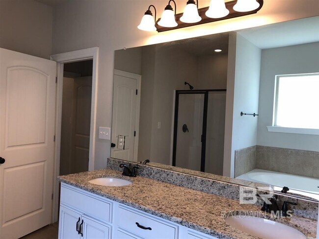 Building Photo - 632 Turquoise Dr