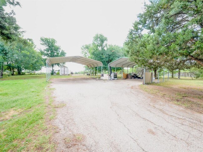Building Photo - 625 Waugh Way