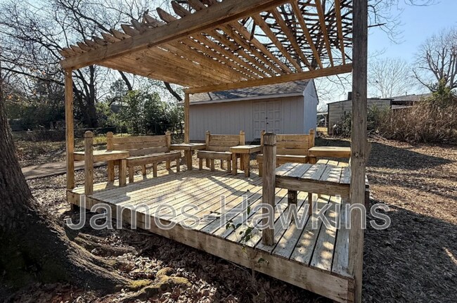 Building Photo - 341 N Burbank Dr